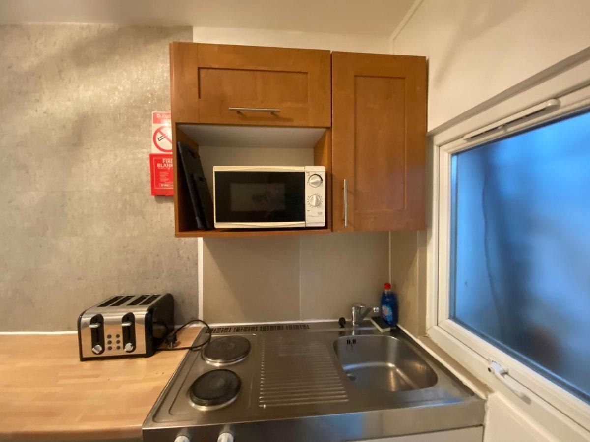 F1-basement Studio Fits 3 Near Paddington Londres